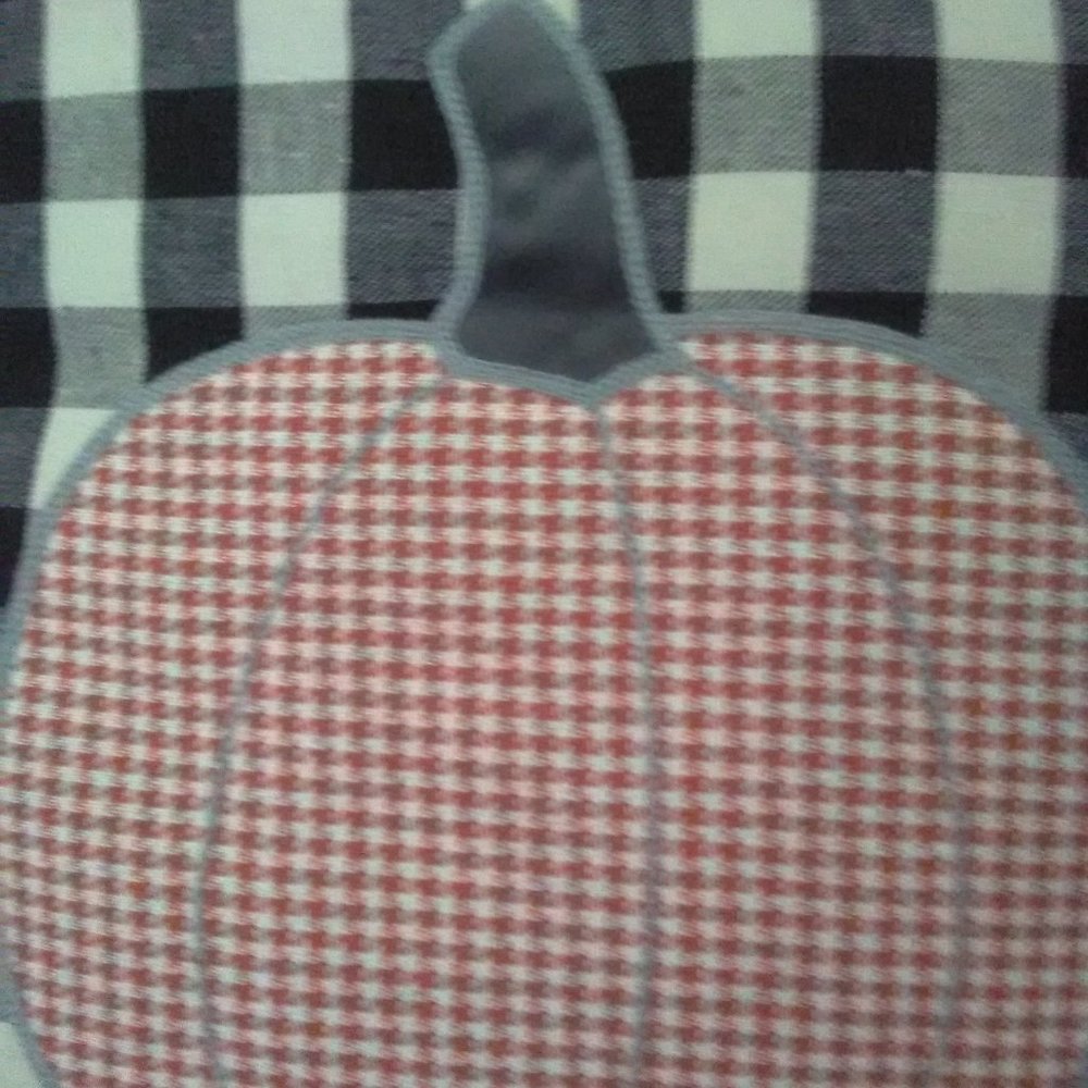 New DECORATIVE PUMPKIN PILLOW - Picture 4 of 5